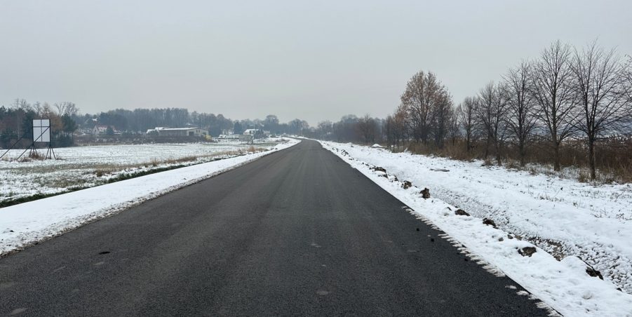 2023 11 28 km 245+300 droga wzdłuż rzeki Drama
