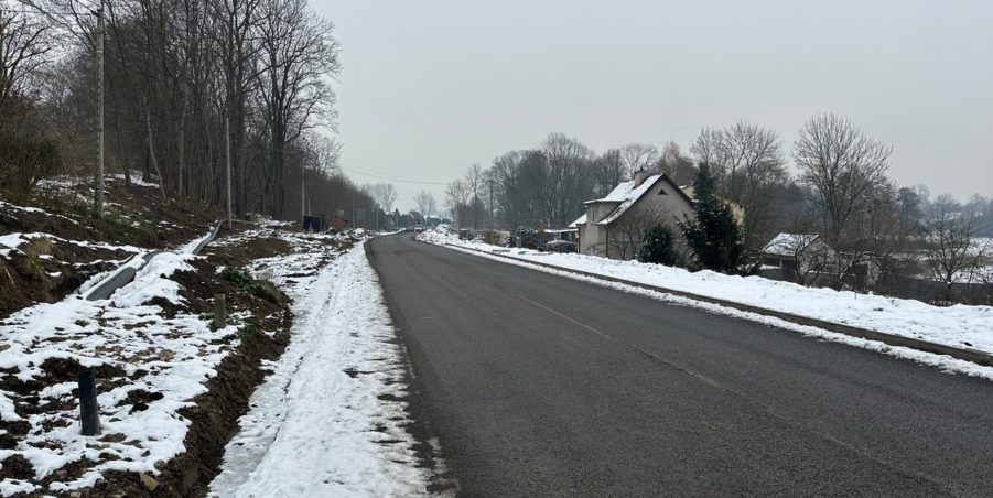 2023 11 28 km 246+000 ul. Bytomska strona prawa