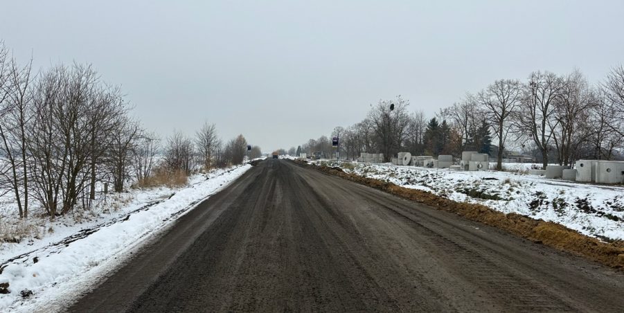 2023 11 28 km 251+200 ul. Konary przystanek