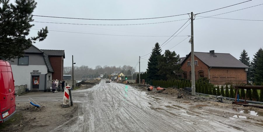 2023 12 12 km 246+550 ul. Wiejska strona lewa
