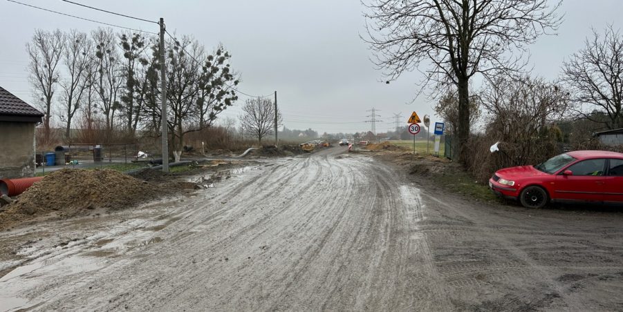 2023 12 12 km 246+550 ul. Wiejska strona prawa