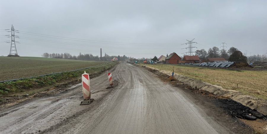 2023 12 12 km 247+200 pola strona prawa