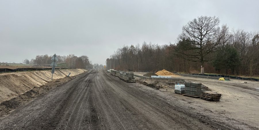 2023 12 12 km 248+900 las Boniowski parking
