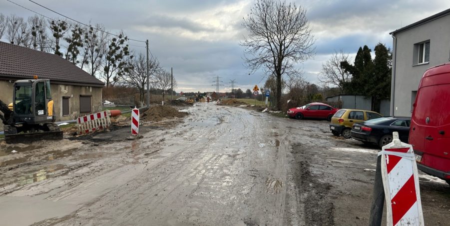 2023 12 05 km 246+550 ul. Wiejska strona prawa