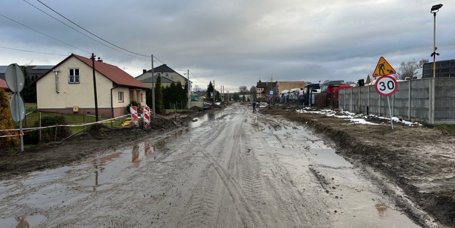 2023 12 05 km 247+700 Karchowice ul. Polna