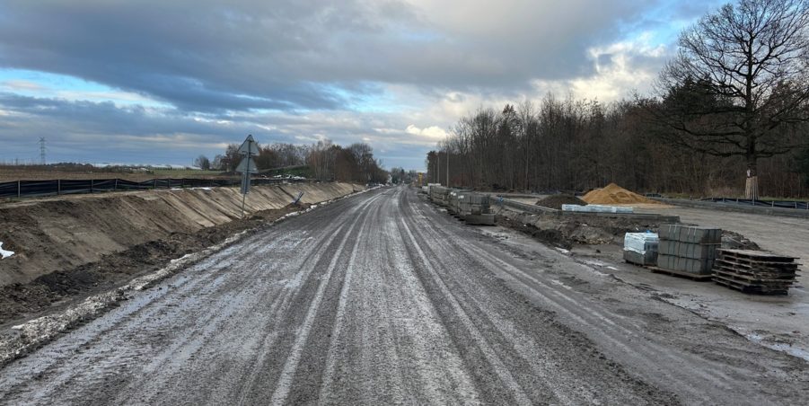 2023 12 05 km 248+900 las Boniowski parking
