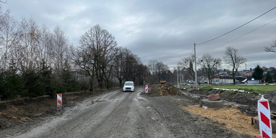 2023 12 05 km 252+950 ul. Robotnicza strona prawa
