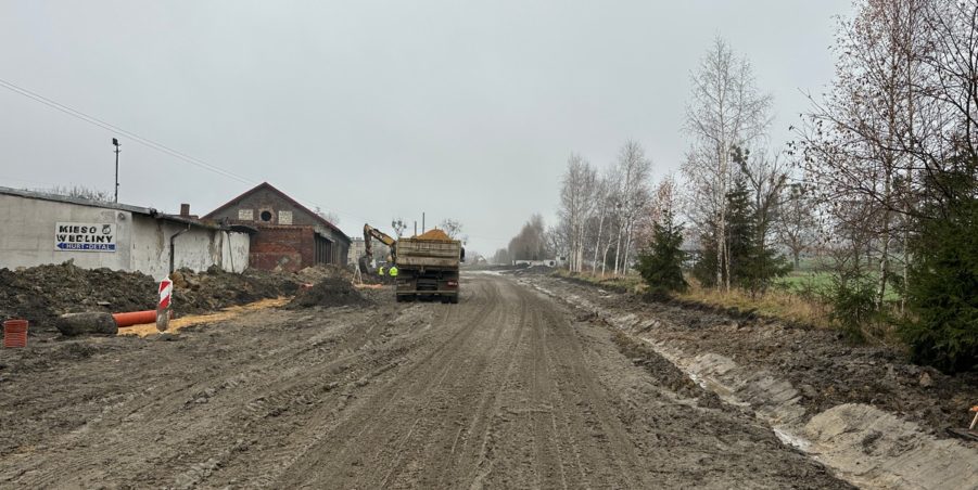 2023 12 12 km 252+950 ul. Robotnicza strona lewa
