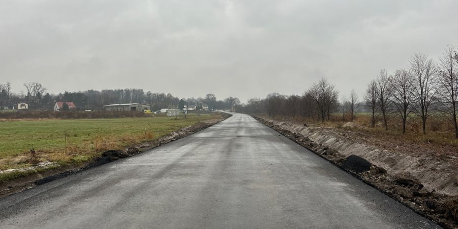 2023 12 19 km 245+300 droga wzdłuż rzeki Drama