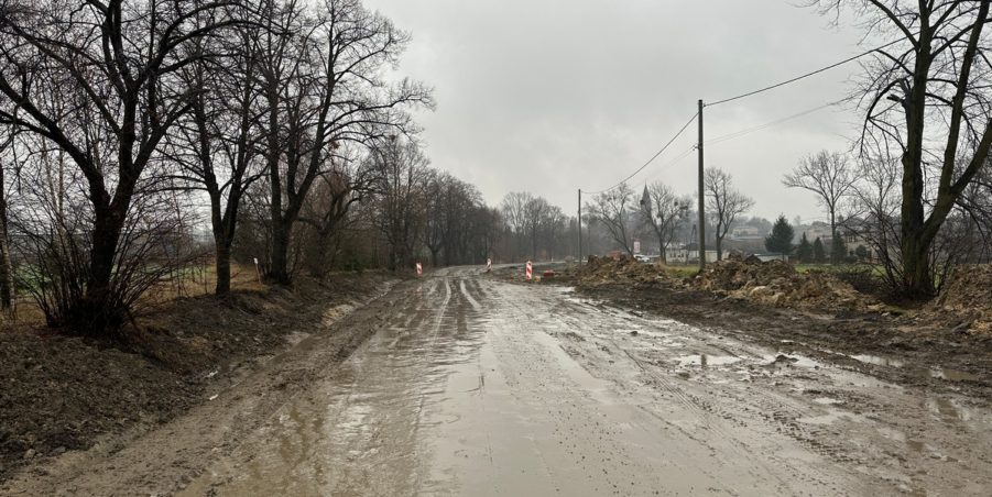 2023 12 19 km 252+950 ul. Robotnicza strona prawa