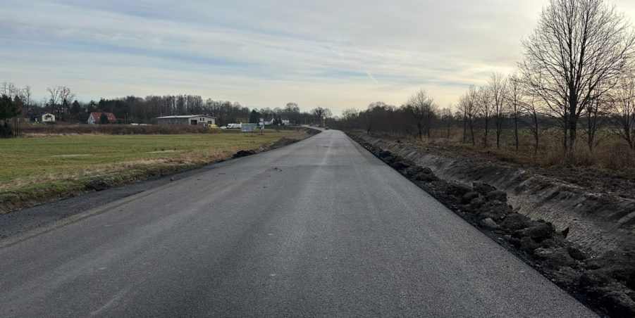 2023 12 27 km 245+300 droga wzdłuż rzeki Drama