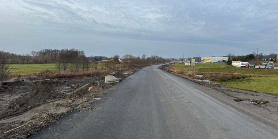 2023 12 27 km 245+600 droga wzdłuż rzeki Drama
