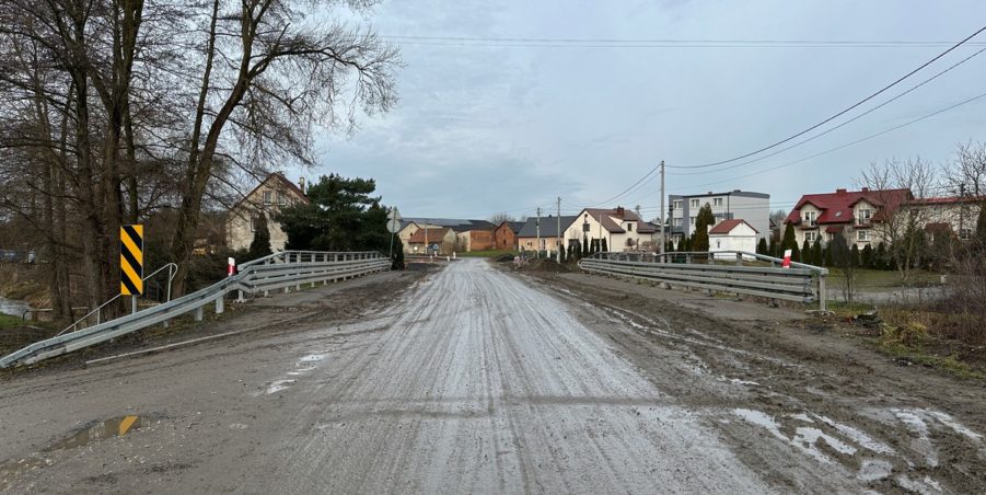 2023 12 27 km 248+100 most nad rzeką Drama