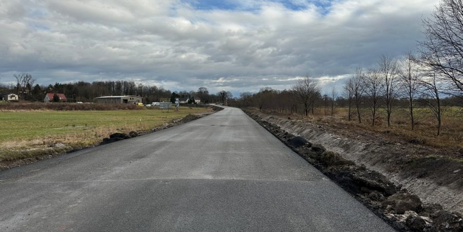 2024 01 02 km 245+300 droga wzdłuż rzeki Drama