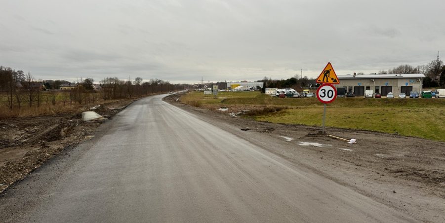 2024 02 06 km 245+600 droga wzdłuż rzeki Drama