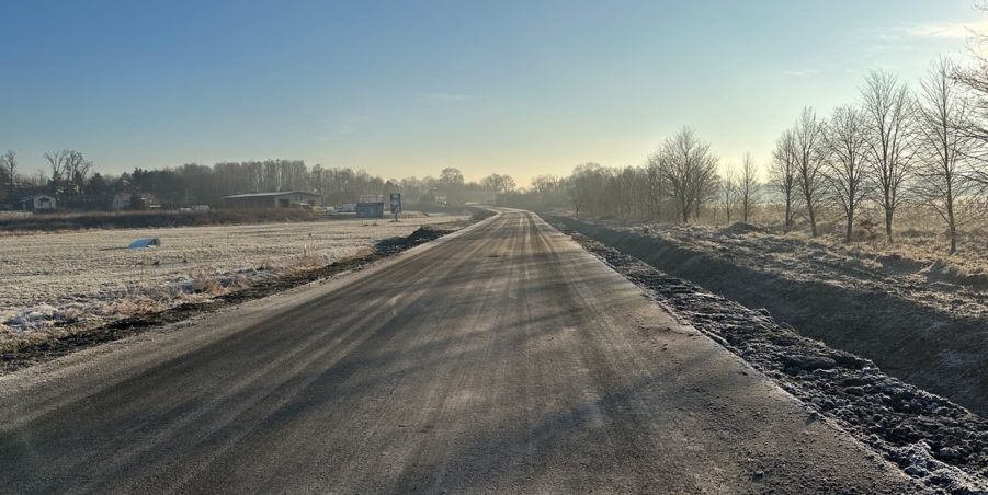2024 01 23 km 245+300 droga wzdłuż rzeki Drama