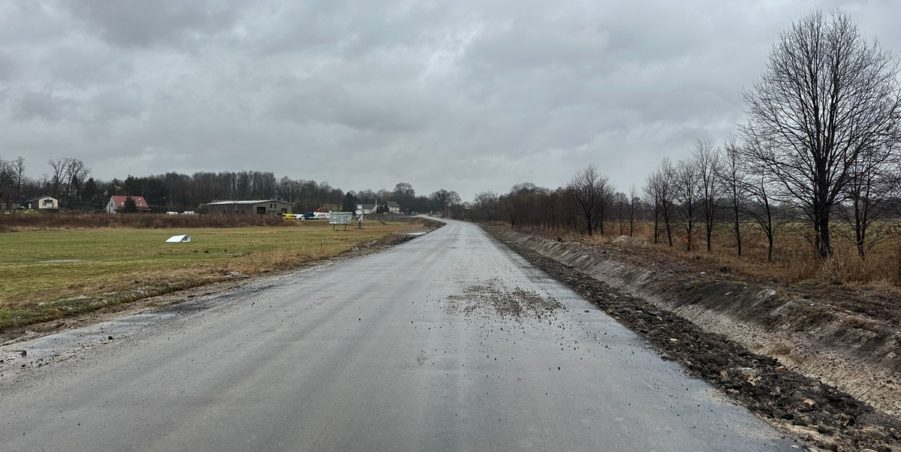 2024 01 30 km 245+300 droga wzdłuż rzeki Drama