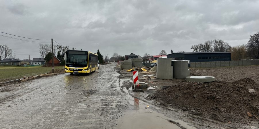 2024 01 30 km 246+400 ul. Wiejska strona prawa