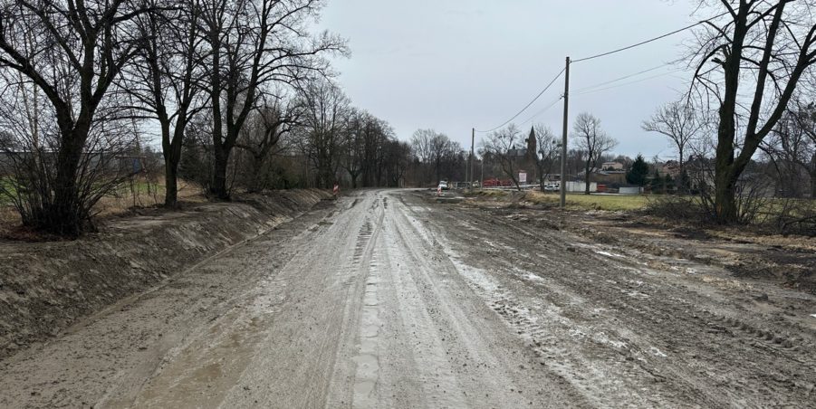 2024 02 06 km 252+950 ul. Robotnicza strona prawa