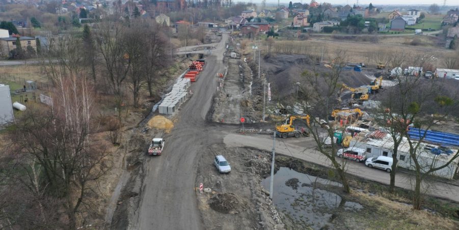 38. 253+100 Wieszowa ul Robotnicza zaplecze budowy