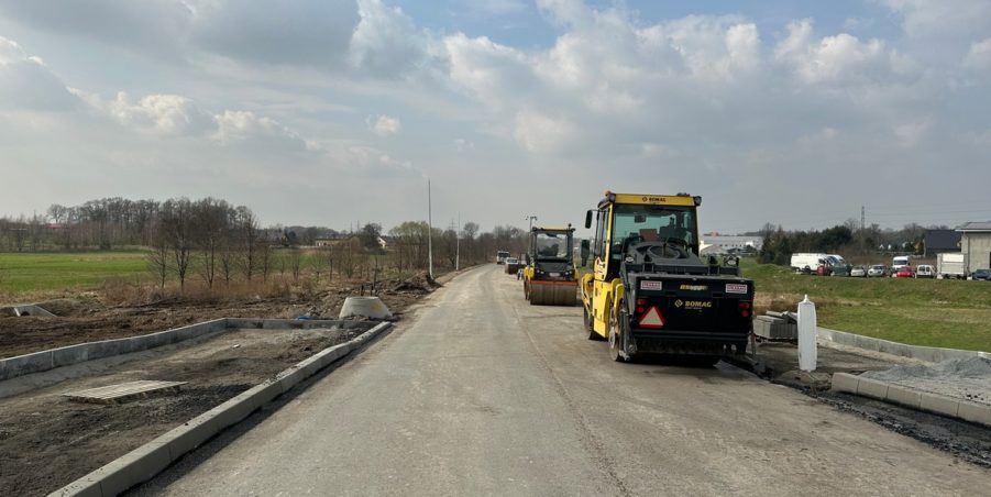 2024 03 12 km 245+600 droga wzdłuż rzeki Drama