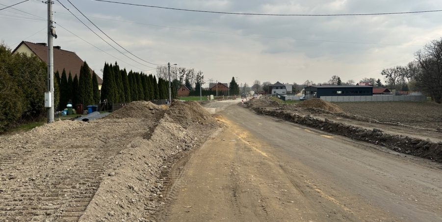 2024 03 12 km 246+400 ul. Wiejska strona prawa
