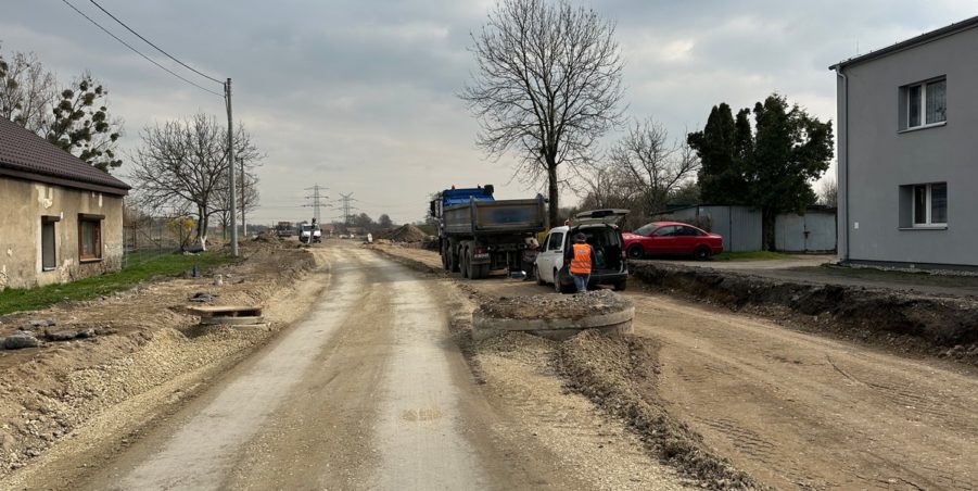 2024 03 12 km 246+550 ul. Wiejska strona prawa