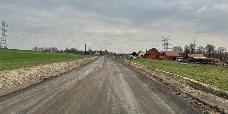 2024 03 12 km 247+200 pola strona prawa