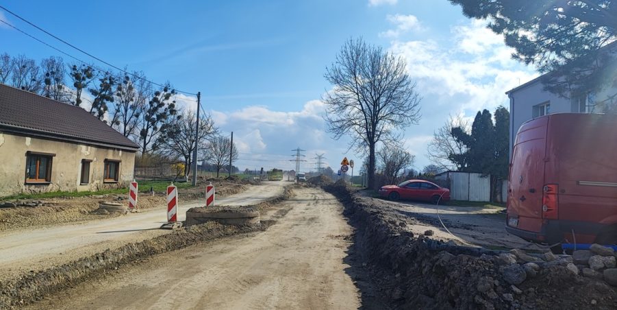 2024 03 19 km 246+550 ul. Wiejska strona prawa