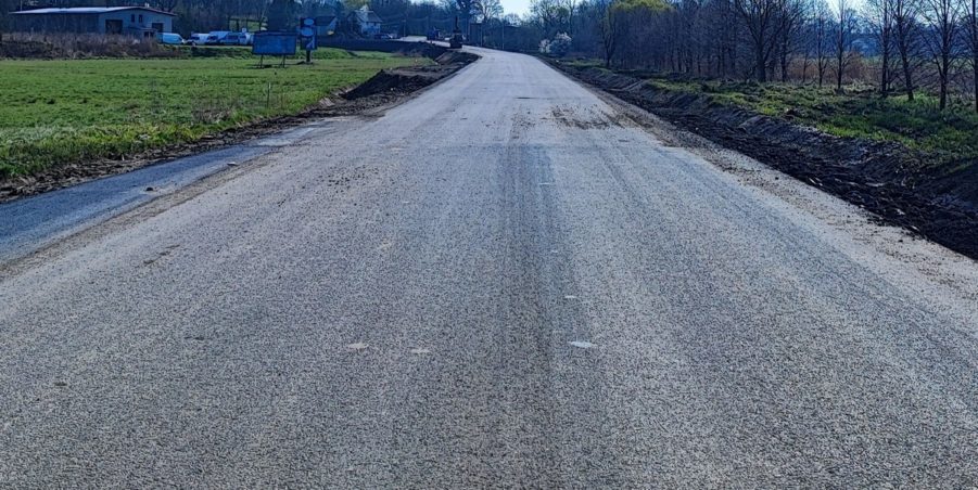 2024 03 26 km 245+300 droga wzdłuż rzeki Drama