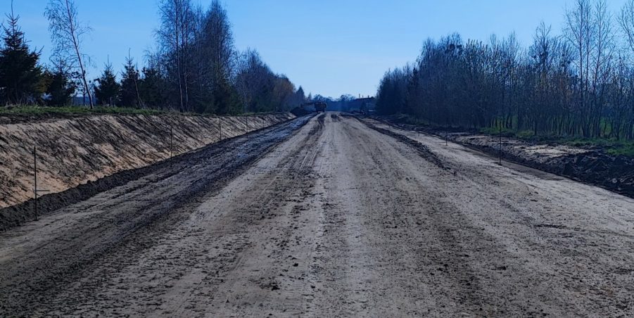2024 03 26 km 252+500 pola strona prawa