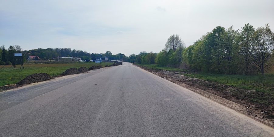 2024 04 23 km 245+300 droga wzdłuż rzeki Drama