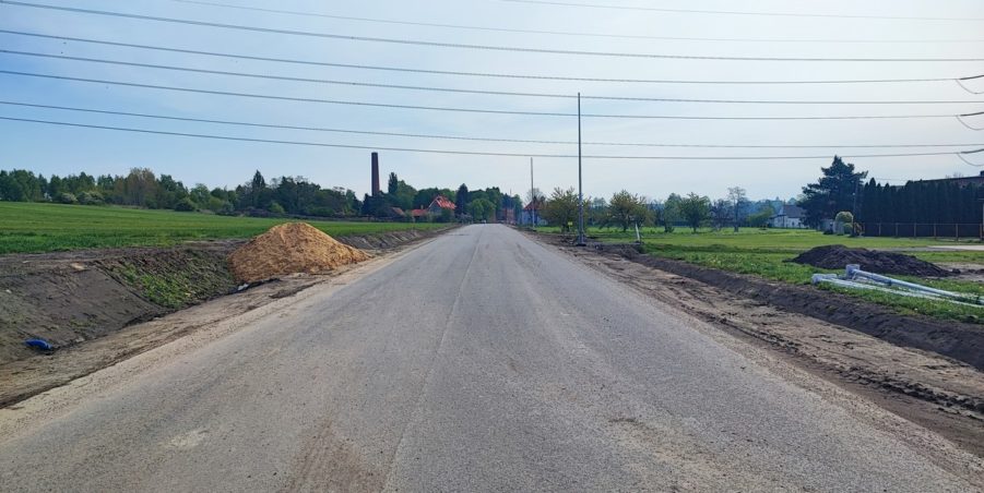 2024 04 23 km 247+200 pola strona prawa