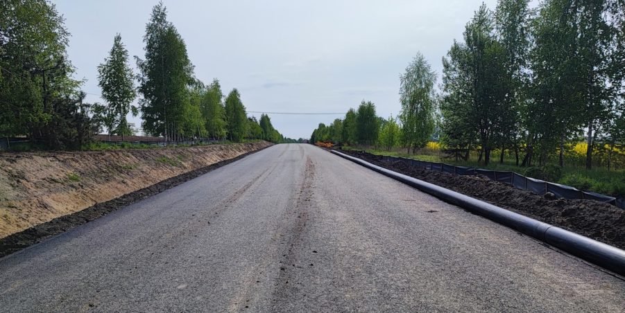 2024 04 23 km 252+500 pola strona prawa