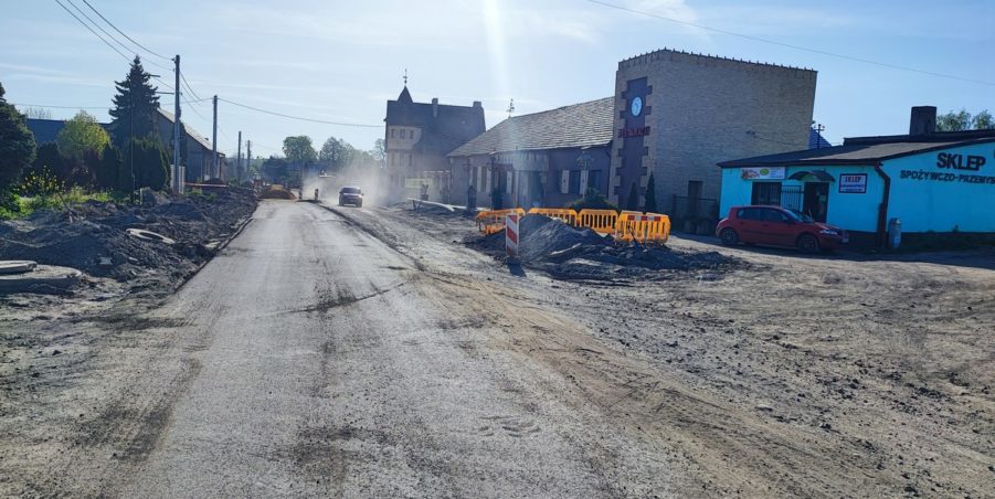2024 04 30 km 247+700 Karchowice ulica Polna