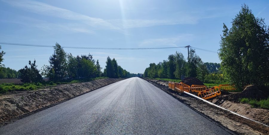 2024 04 30 km 252+500 pola strona prawa