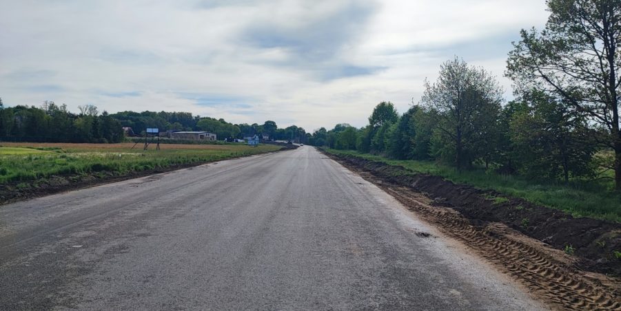 2024 05 07 km 245+300 droga wzdłuż rzeki Drama