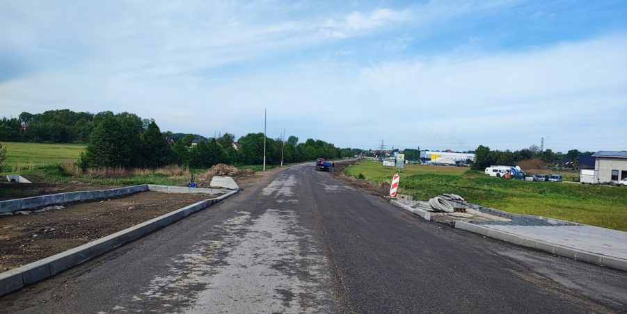 2024 05 07 km 245+600 droga wzdłuż rzeki Drama