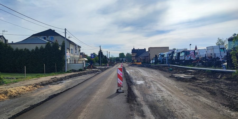 2024 05 07 km 247+700 Karchowice ulica Polna
