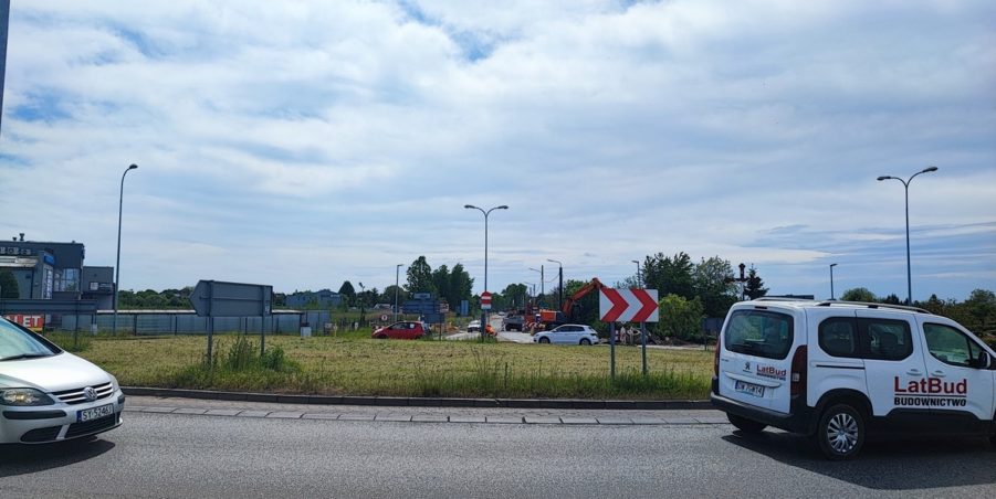 2024 05 17 km 255+900 rondo Wieszowa strona prawa