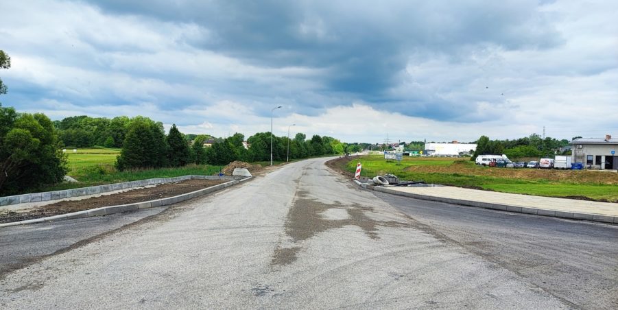 2024 05 23 km 245+600 droga wzdłuż rzeki Drama