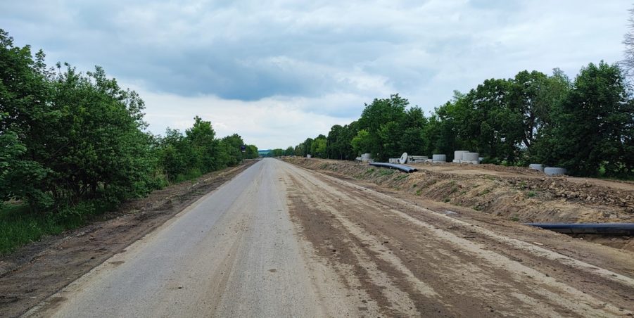 2024 05 23 km 251+200 ul. Konary przystanek
