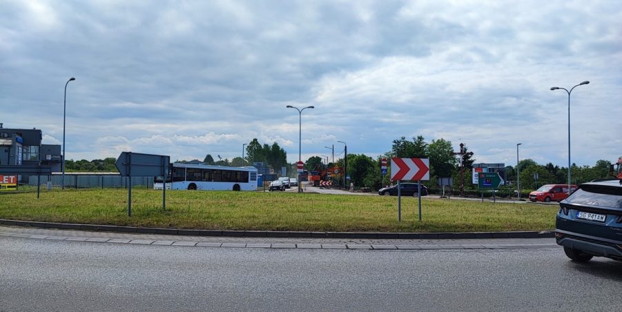 2024 05 23 km 255+900 rondo Wieszowa strona prawa