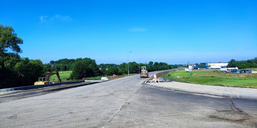 2024 05 27 km 245+600 droga wzdłuż rzeki Drama