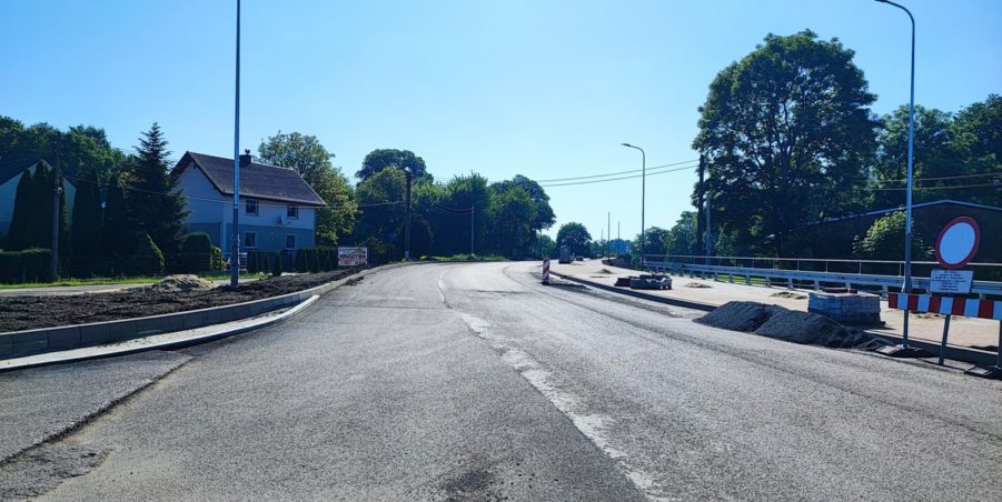 2024 05 27 km 245+600 droga wzdłuż rzeki Drama strona prawa