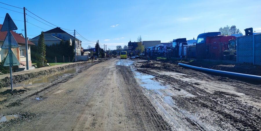 km 247+700 Karchowice ulica Polna