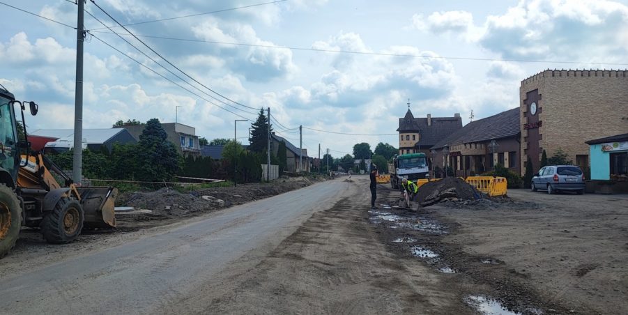 2024 06 14 km 247+700 Karchowice ulica Polna