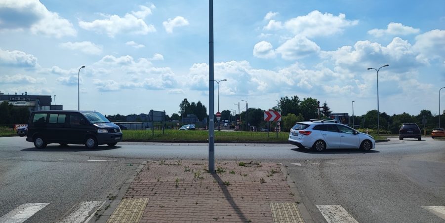 2024 06 14 km 255+900 rondo Wieszowa strona prawa