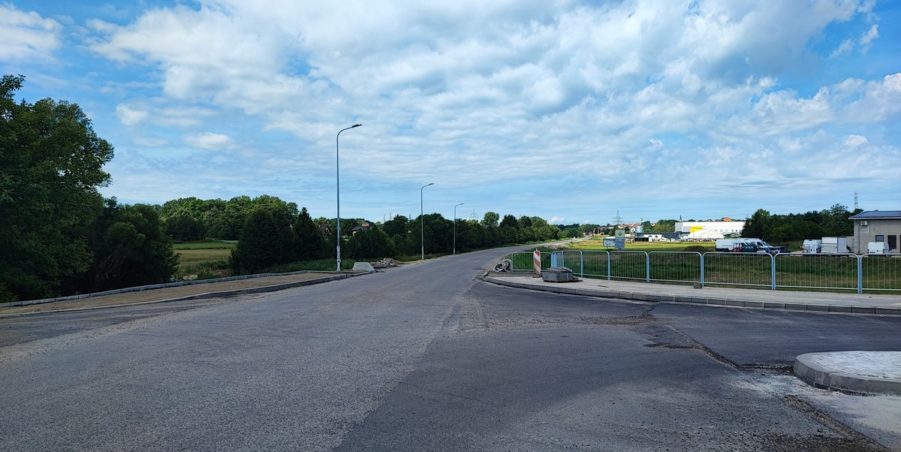 2024 06 18 km 245+600 droga wzdłuż rzeki Drama