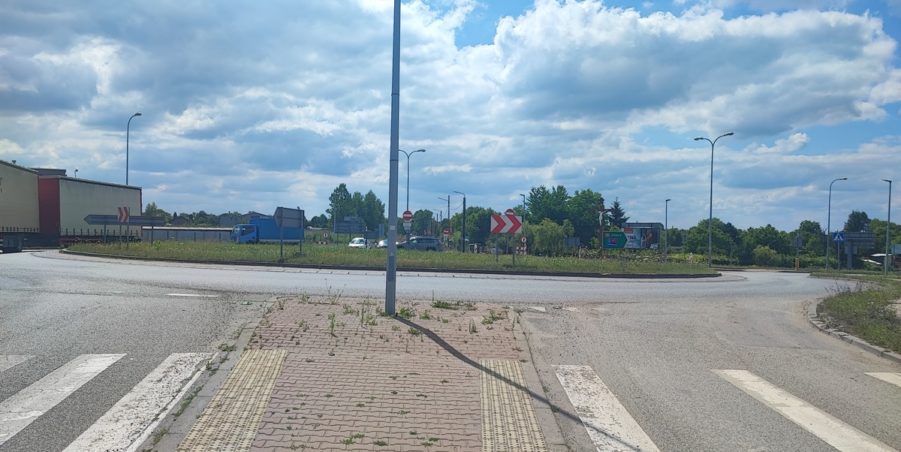2024 06 24 km 255+900 rondo Wieszowa strona prawa